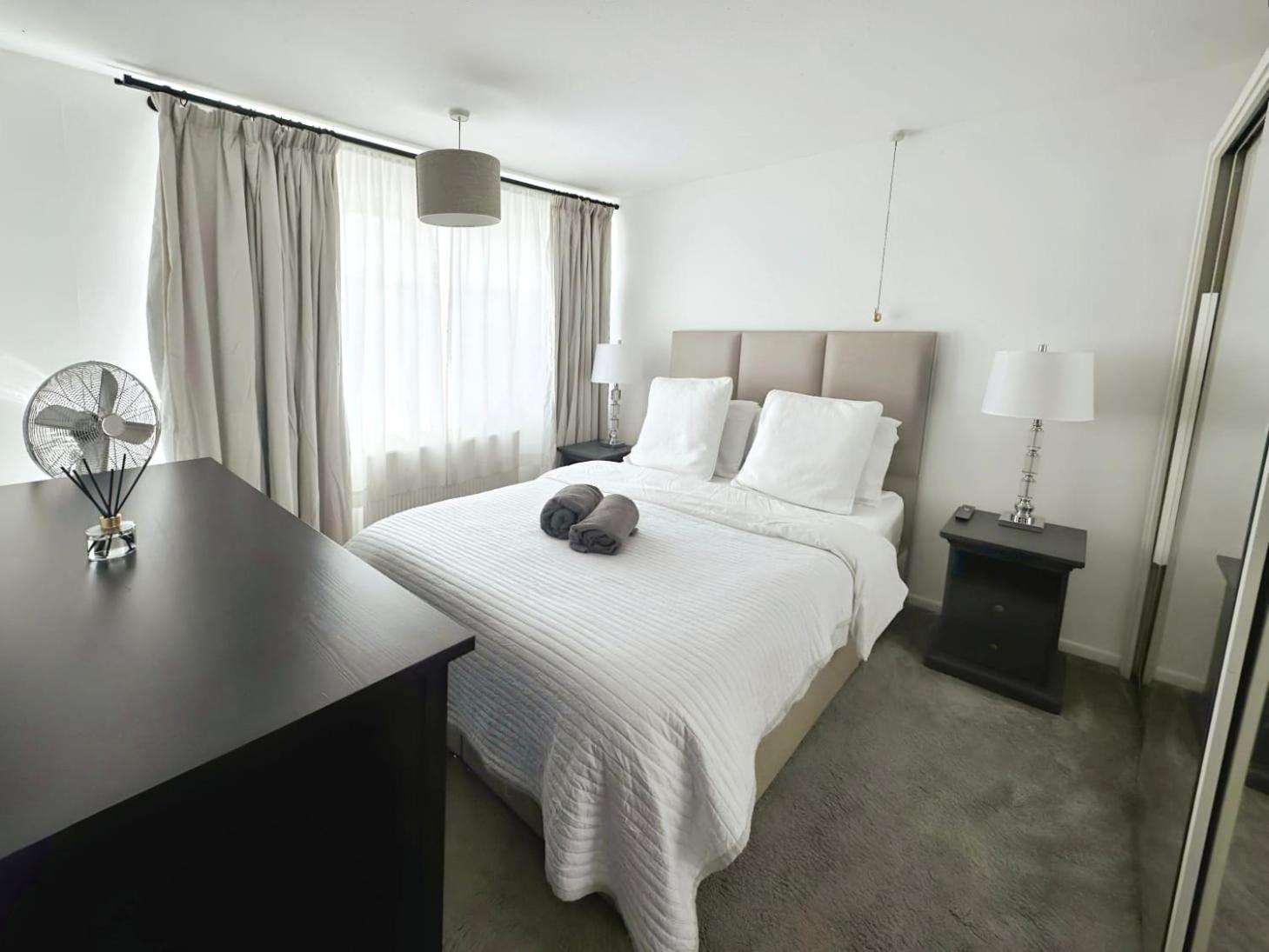 Two-Bedroom House In Essex Mile End Ngoại thất bức ảnh